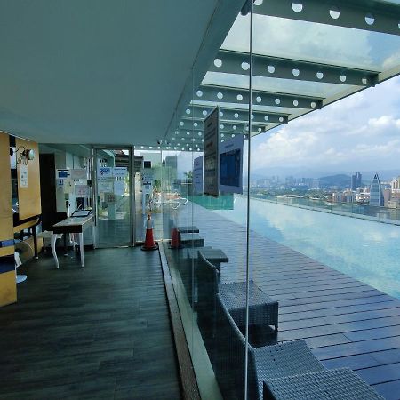 Starsbed Klcc Skyview Roof Pool Hostel Куала-Лумпур Экстерьер фото