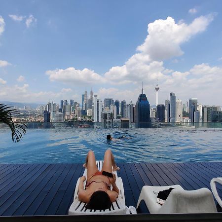 Starsbed Klcc Skyview Roof Pool Hostel Куала-Лумпур Экстерьер фото