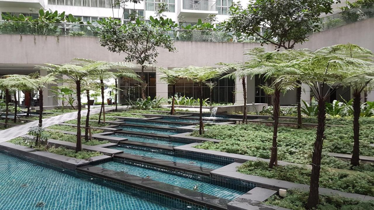 Starsbed Klcc Skyview Roof Pool Hostel Куала-Лумпур Экстерьер фото
