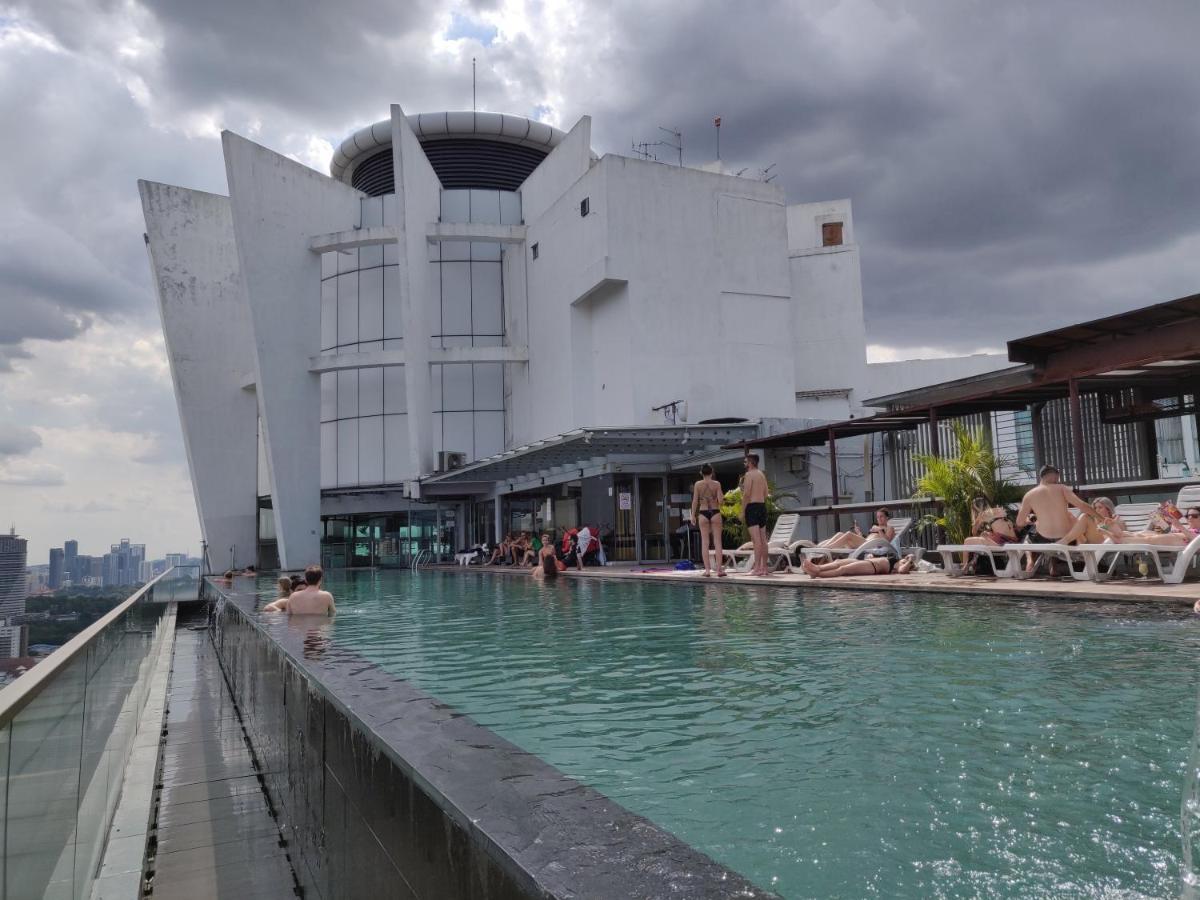 Starsbed Klcc Skyview Roof Pool Hostel Куала-Лумпур Экстерьер фото