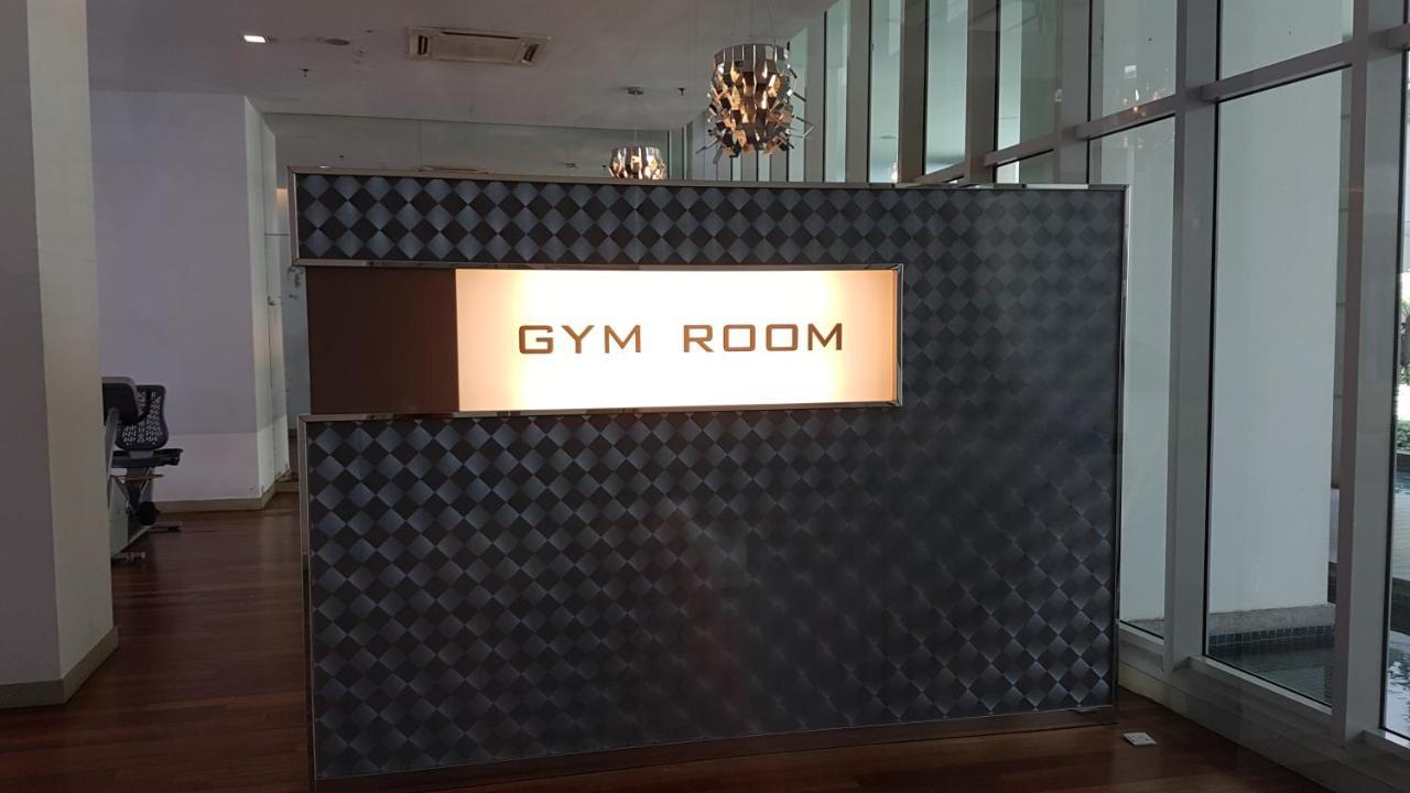Starsbed Klcc Skyview Roof Pool Hostel Куала-Лумпур Экстерьер фото