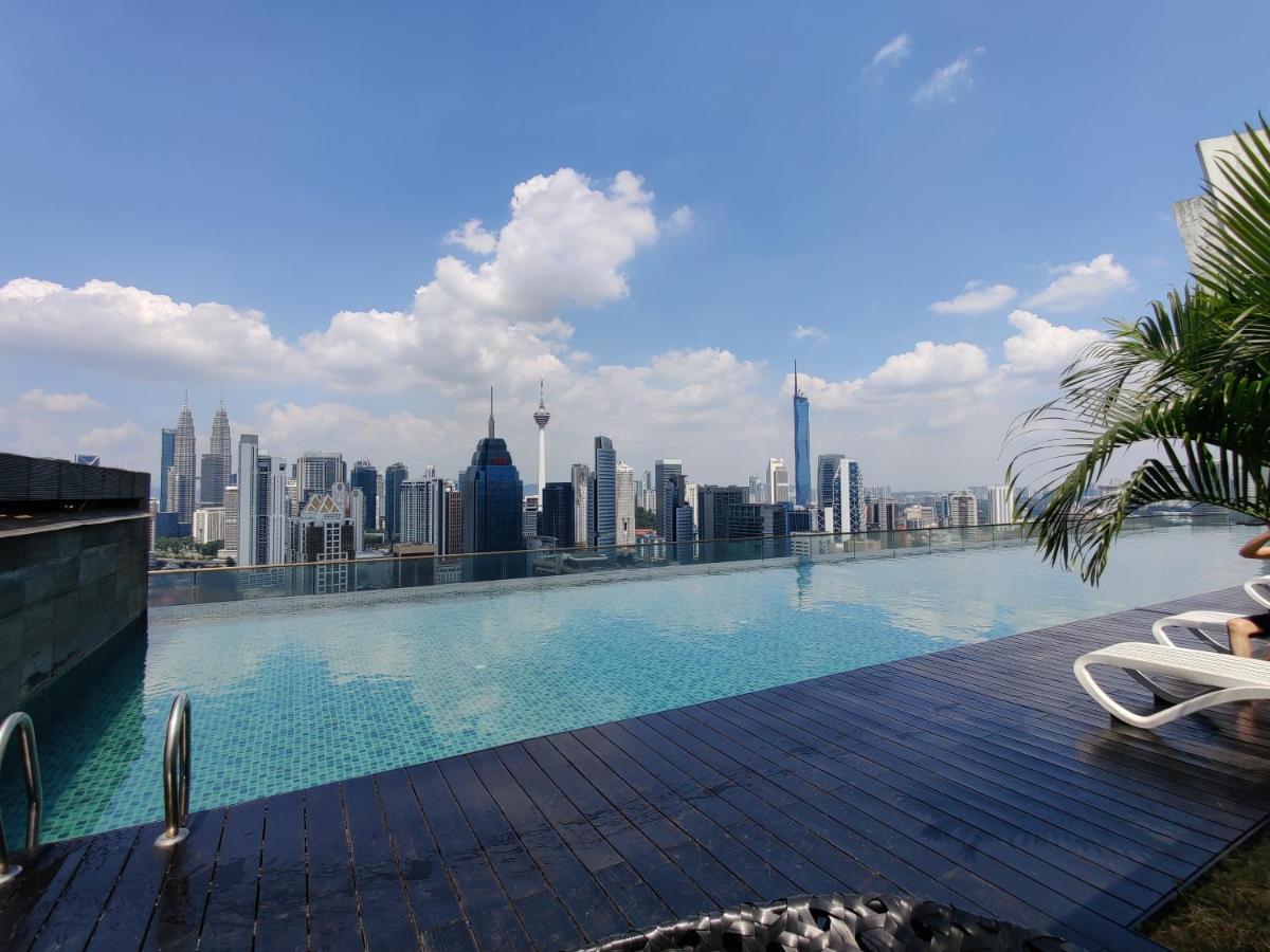 Starsbed Klcc Skyview Roof Pool Hostel Куала-Лумпур Экстерьер фото