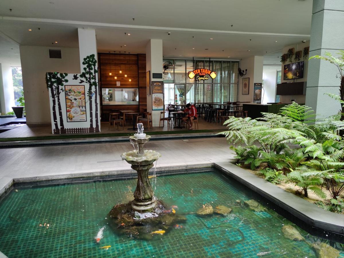 Starsbed Klcc Skyview Roof Pool Hostel Куала-Лумпур Экстерьер фото